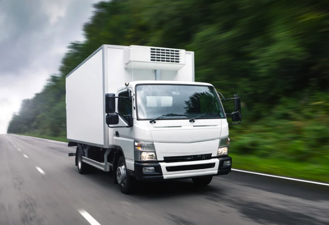 「トラックがあるだけ」では選ばれない──一般貨物自動車運送業のWeb戦略